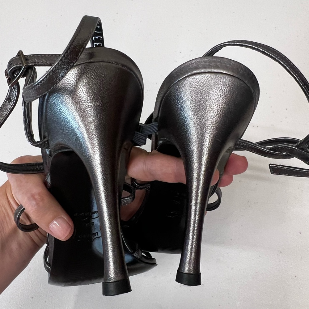Stuart Weitzman Size 9 Pewter Gunmetal Leather Strappy Sandals Heels - Picture 9 of 15